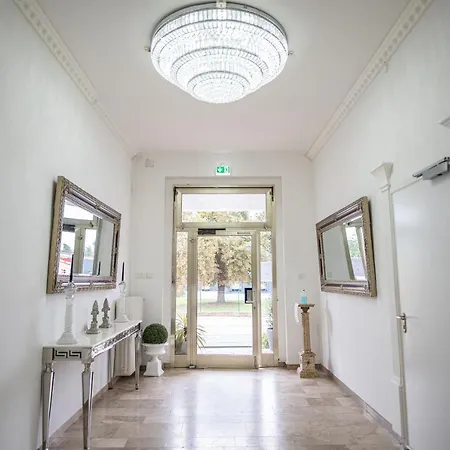 Bowdy Hotel 3*